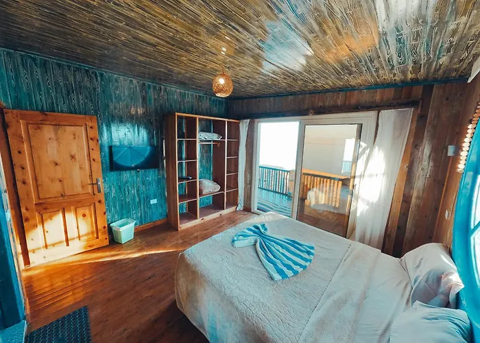 New Moon Island Camp Lodge Nuweiba`