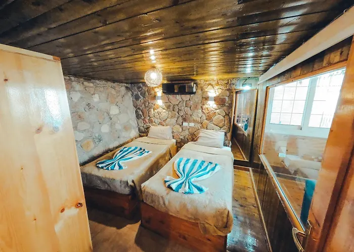 Lodge New Moon Island Camp Nuweiba`