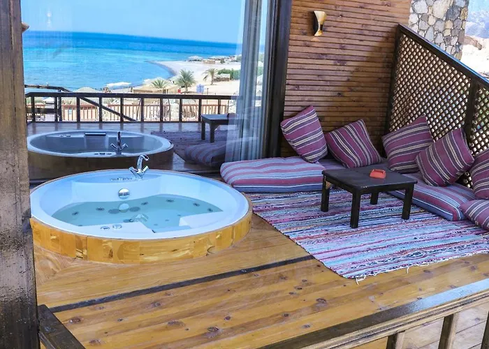 New Moon Island Camp Lodge Nuweiba`